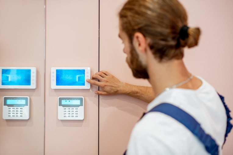 Come scegliere una porta blindata contro i furti domestici