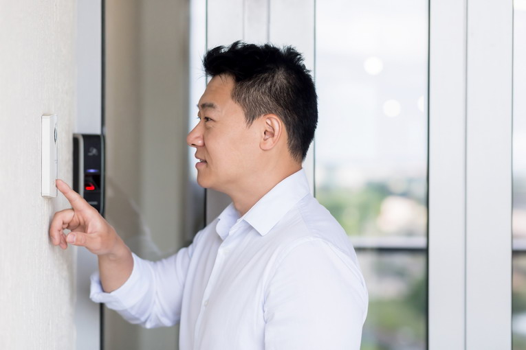 Tecnologie smart per la sicurezza della casa: i dispositivi più efficaci