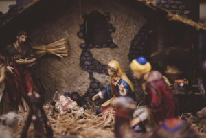 Scelta delle luci e degli accessori per un presepe perfetto