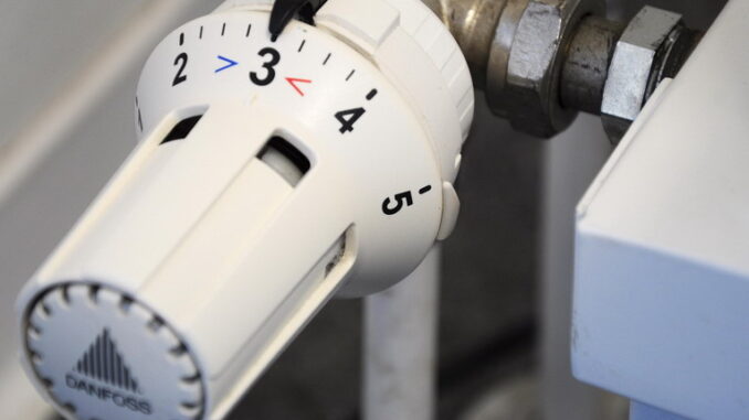 Differenze tra termosifoni in ghisa, alluminio e acciaio quale manutenzione serve Differenze tra termosifoni in ghisa, alluminio e acciaio: quale manutenzione serve