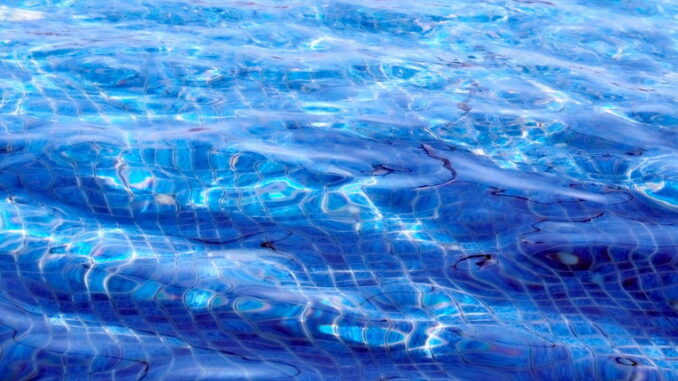 Guida completa alla piscina in casa: permessi, costi e manutenzione Guida completa alla piscina in casa: permessi, costi e manutenzione
