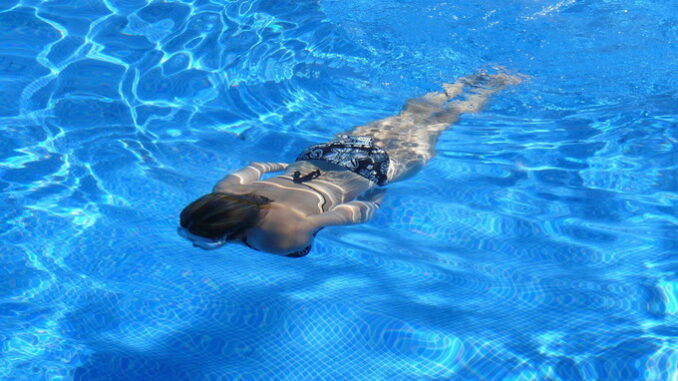 Checklist per la chiusura della piscina a fine estate Checklist per la chiusura della piscina a fine estate