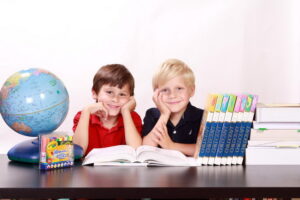 Scarpe e abbigliamento scuola 2025: comfort e tendenze